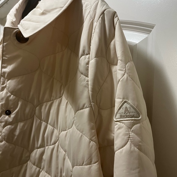 Barbour Leilani Quilted Jacket - Picture 7 of 8